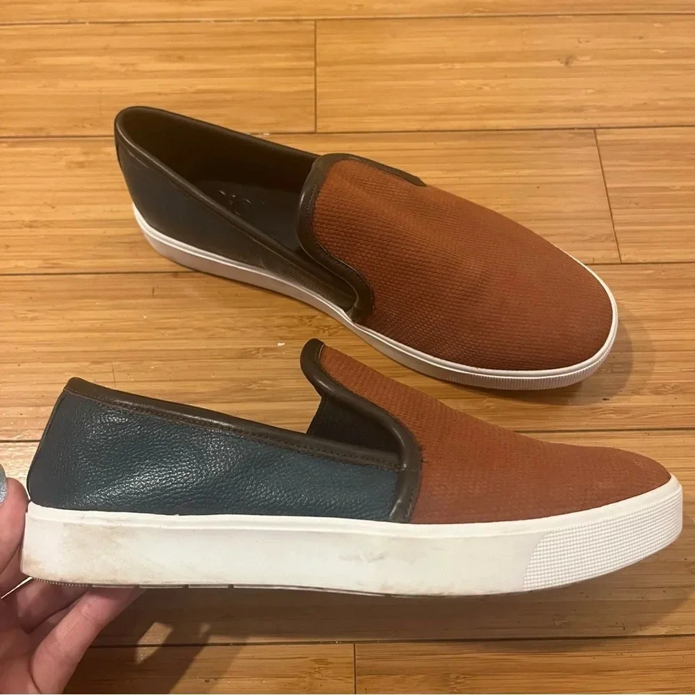 LOGO By LORI GOLDSTEIN Vicki Slip On Leather Sneakers